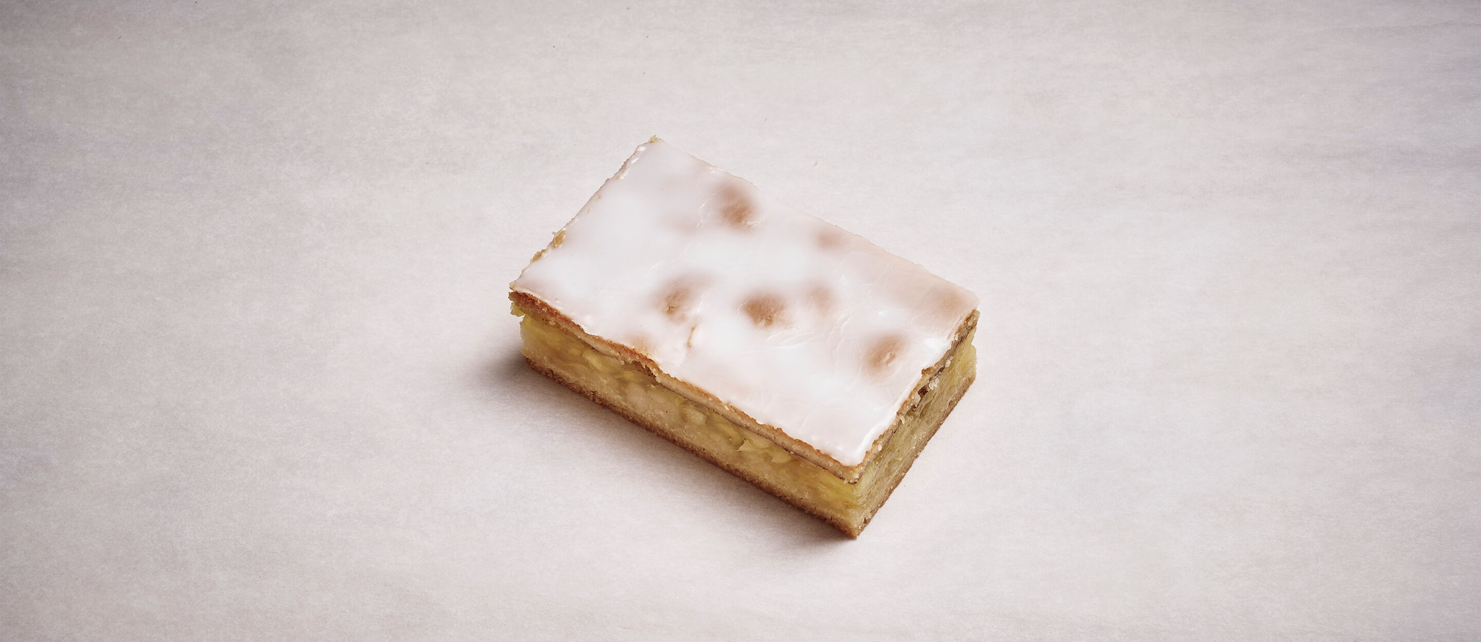 GedeckterApfelkuchen Muehlen-Baecker-Heide 2024-02 0750-HiRes 2880X1250